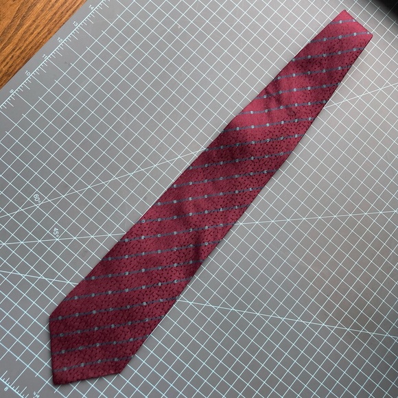 Giorgio Armani Cravatte Silk Tie - Picture 4 of 5
